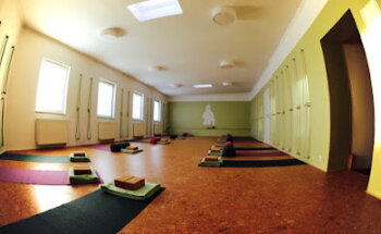Yoga Lila Neuss