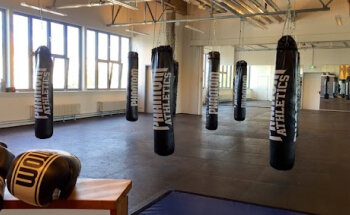 GORILLA GYM HAMBURG - Schule für Kampfsport - Kung Fu, Thaiboxen, Grappling, MMA, AY10-Yoga
