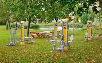 Outdoor-Fitness am Teich