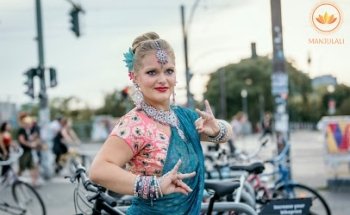 Niyati Manjulali l Kurse l Mütterpflege l Yoga l Beckenbodentraining l Heilfasten