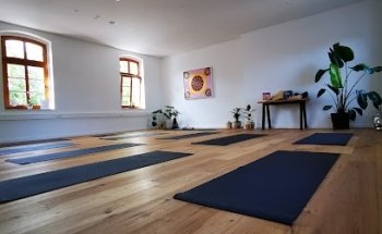 sandy-yogahealth