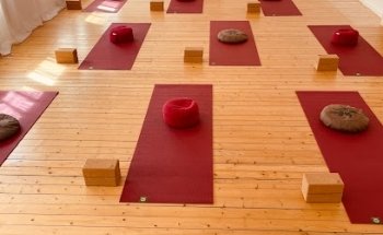 YogaStudio GlücksRaumGefühl Yoga mit Anjana Vera