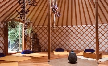 Yoga mit Nadar Nihal