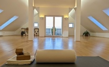 Yogaful Space Neumarkt | Yoga-Studio | Thai Yoga Massagen
