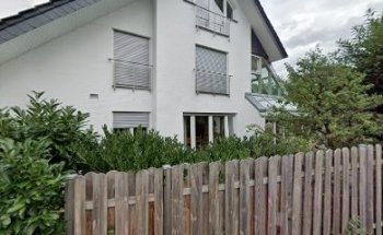 Yoga-Pilates-Trainerin und Physiotherapeutin