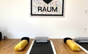 mia.s YOGAECKE