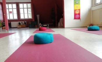 Yoga Rhythmus - Claudia Neundorf