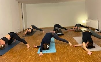 Hebammenpraxis Coburg - Yogastudio Vinyasa Yoga - Nadine Rau-Ament & Wulan Luthardt