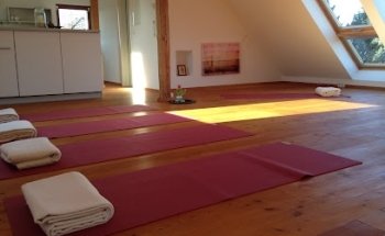 Yoga Sangeet Martina Plesse