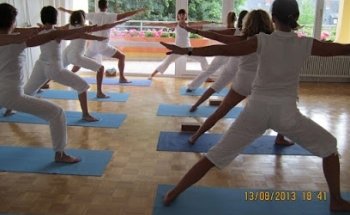 Iyengar Yoga Trier - Anikó Thesen-Marosváry
