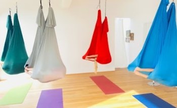 Yogaluft Aerial Yoga