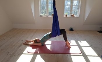 YOGA SCHWANSEN
