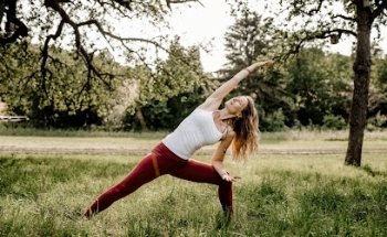 Feminine Yoga mit Véronic Parent in Obergrombach