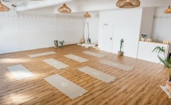 Surf and Yoga Kitchen