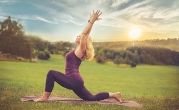 Yoga Susanne Sturm, Yogalehrerin SKA (Sebastian Kneipp Akademie) Anusara Elements