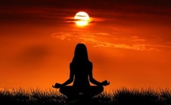 Psychologische Online Beratung Anna Auer, Körperpsychotherapie & Yoga, Achtsames Essen, Heilpraktikerin