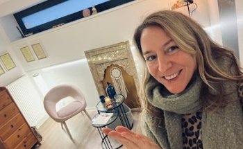 Purnima Petra Oehms - Yoga & Ayurveda