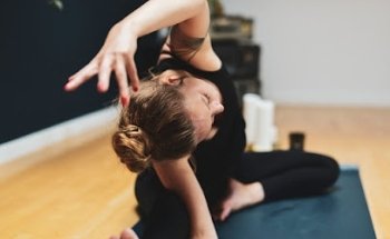 Michaela Reinhard Yoga & Meditation