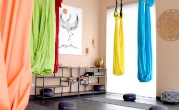 WUKRASO | aerial yogastudio claudia probst