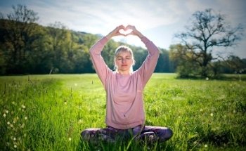 Yoga herzimbauch - Sandra Biegale