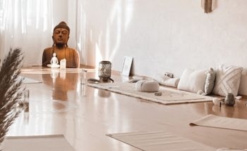 SLOW Zentrum für Entspannung und mentale Gesundheit - Natalie Kunz-Blaschek - Coaching. Yoga. Shop. Events.