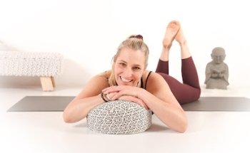 Yoguna - Gundula Augustin