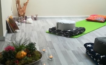 Yoga Retreats, Yoga Präsenz und Online Klassen mit Astrid Schönhense