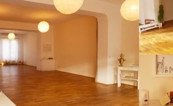 ASHTANGA CONNECTION - Ausbildungsschule für Ashtanga Yoga & Yin Yoga