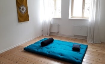 Julia Crüsemann, Yoga, Prävention, Heilpraxis und Shiatsu