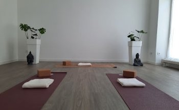 SEELENZEIT - Yoga. Meditation. Anders Denken.