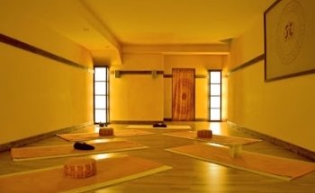 Yoga + Shiatsu Studio Samadhi