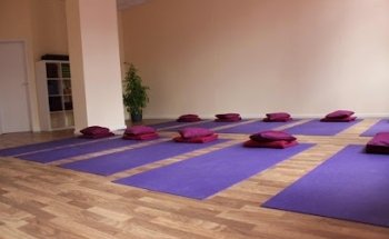 Frauen YOGA Berlin - Schwangerschaftsyoga, Rückbildungsyoga, Frauenyoga im Yogastudio Namasté