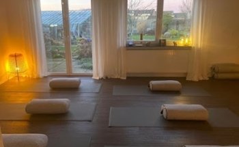 YOGA & BODYWORK mit Bine
