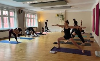 Free Breathing Ashtanga Yoga