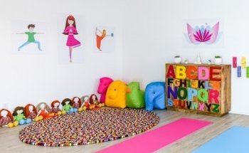 POP KIDS YOGA Studio