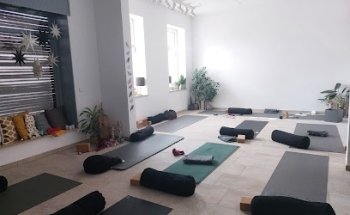 Yogaschule-Plauen | Jutta Pönnighaus