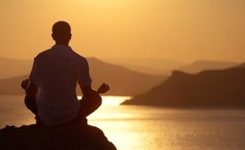 SinnZeit Yoga mit Christian Lemke-Schröder