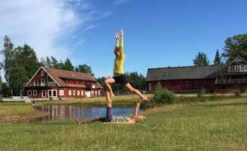 Simons Akroyoga
