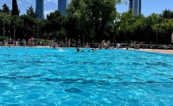 Piscina Barrio Pilar