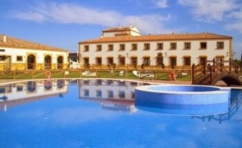 Centro Deportivo Las Cigueñas-Hotel Cortijo Santa Cruz