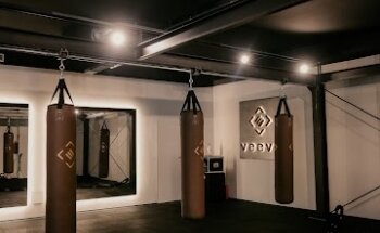 VEEVO by Màrian López