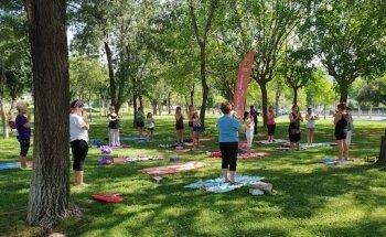Vive y Baila: Zumba, Yoga, Gospel, Danza del vientre y pilates en Abrera
