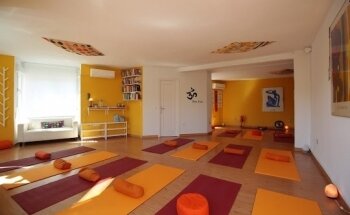 YOGA PINTO