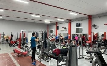 centro deportivo de salud y alto rendimiento Between irons