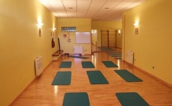 Escuela de Yoga Marisa Lasaosa
