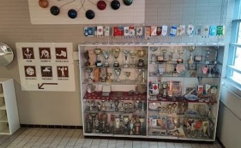 Trio Up Kuplahalli/Tikkurilan Urheilupuiston Kuplahalli