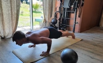 Circle Pilates Club & Spa Villa 1971