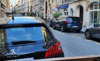 Gymnase (Plus vieux terrain de basketball au monde)