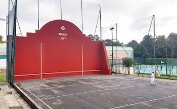 Fronton de pelote basque de Massy