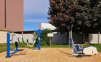 Espace de fitness plein air - zone réservée aux étudiants